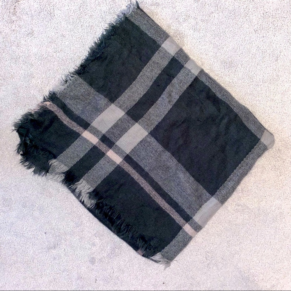Old Navy Plaid Scarf Blanket